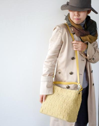 プラチナム Wool Felt Tote Shoulder Giallo